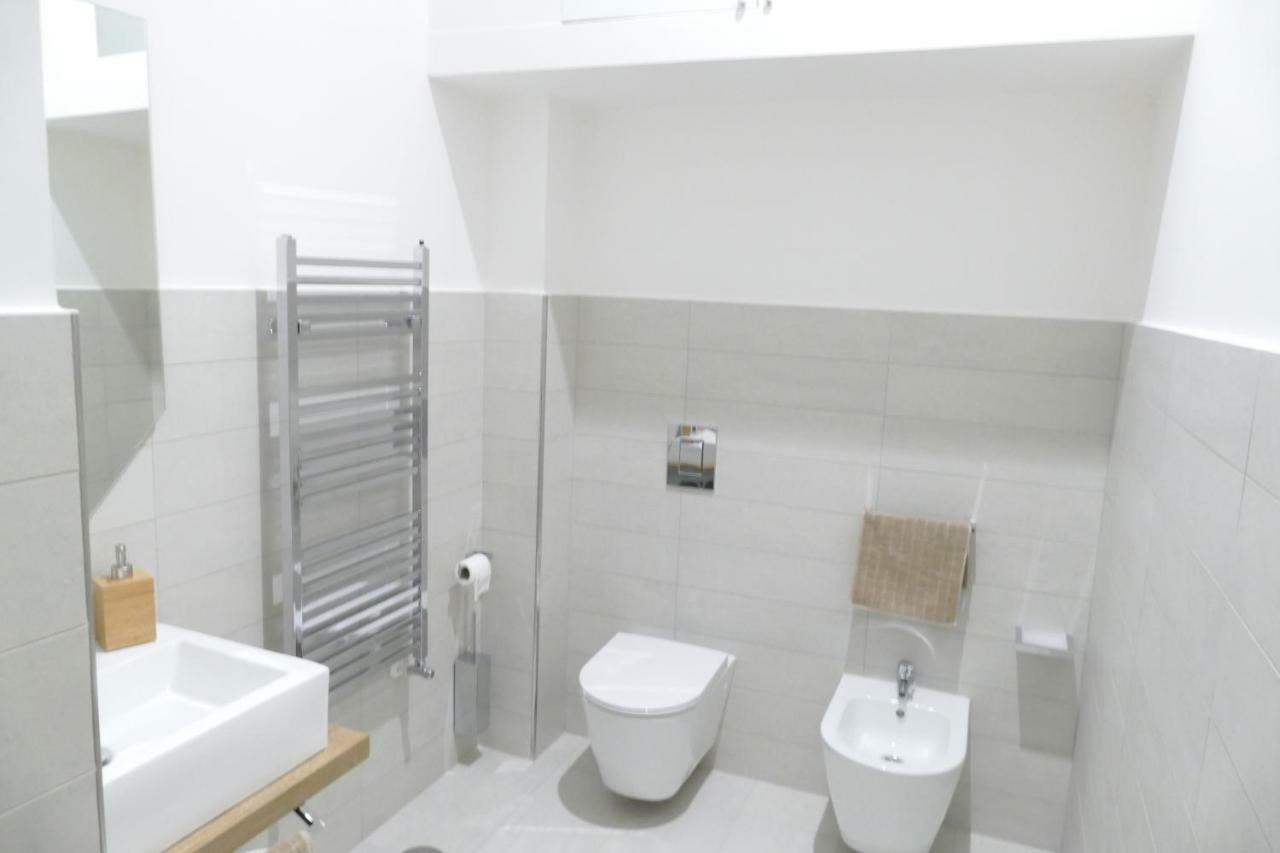 Luxury Manfredi Apartment Salerno Exterior foto