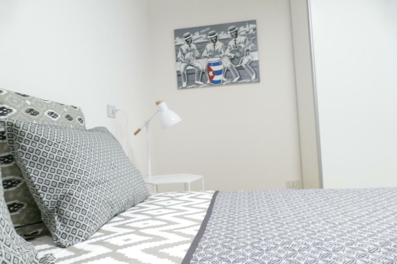 Luxury Manfredi Apartment Salerno Exterior foto