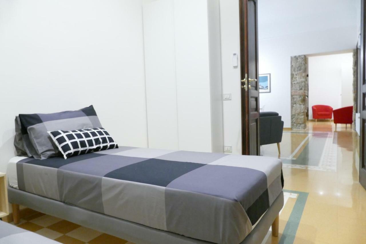 Luxury Manfredi Apartment Salerno Exterior foto