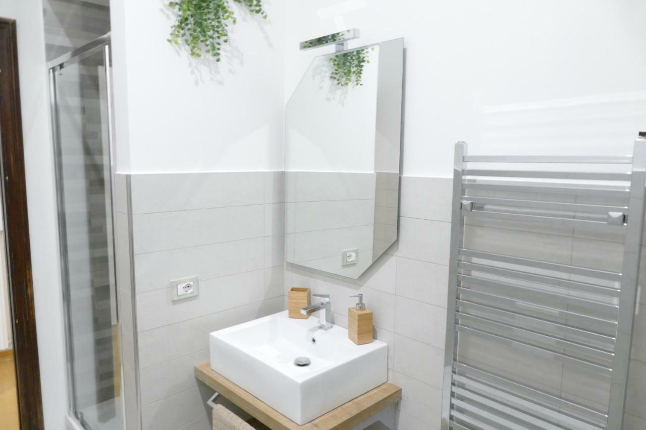 Luxury Manfredi Apartment Salerno Exterior foto